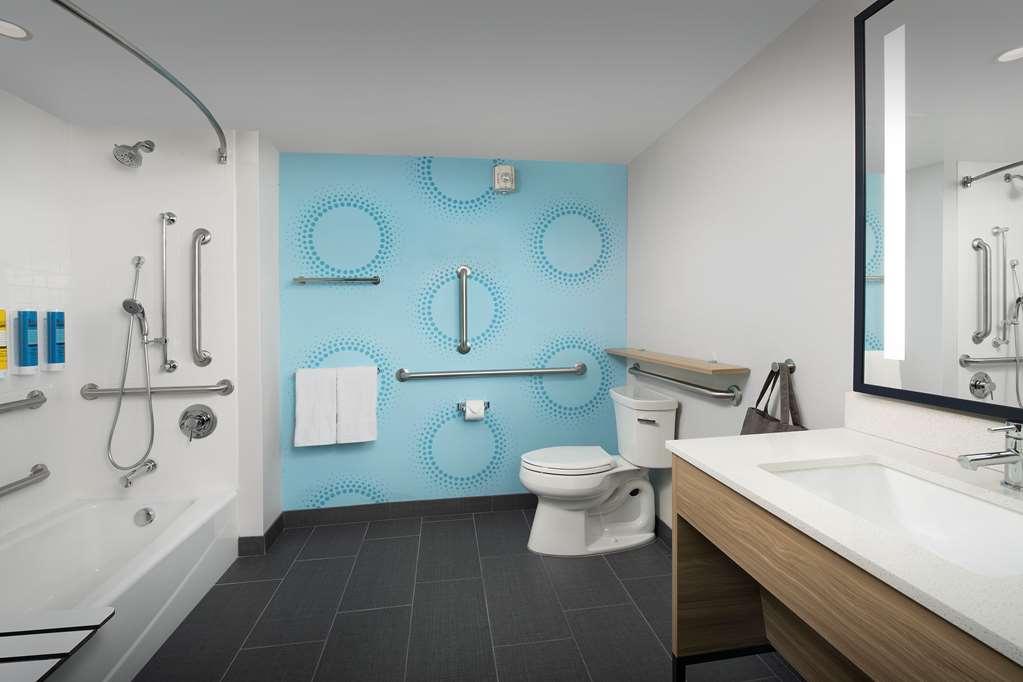 Tru By Hilton Miami Airport South Blue Lagoon Exterior photo