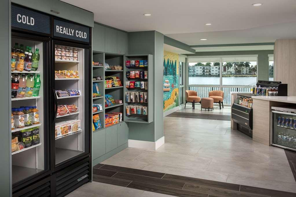 Tru By Hilton Miami Airport South Blue Lagoon Interior photo